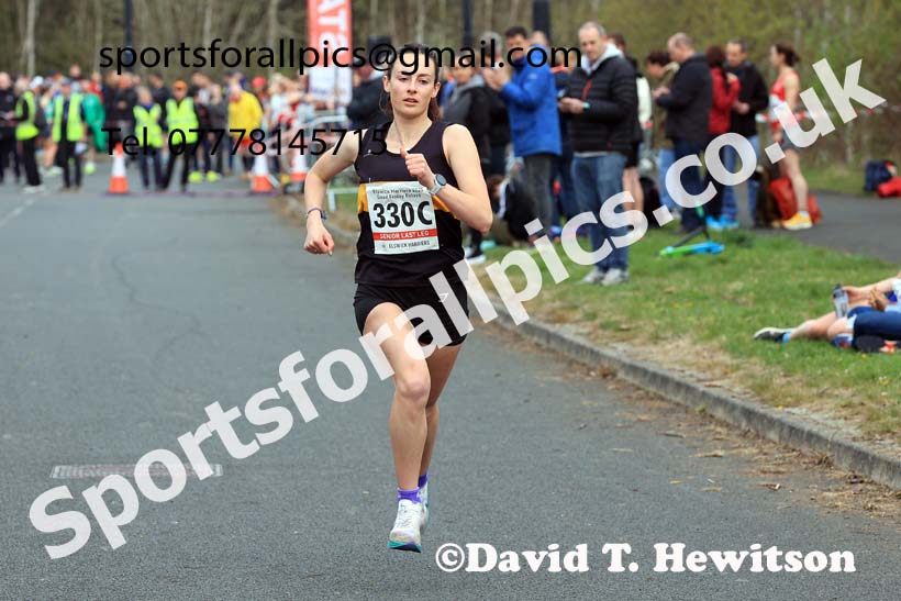 SSenior womens relay, 2025 Elswick Harriers Good Friday Road Relays, Newburn, Newcastle upon Tyne. Photo: David T. Hewitson/Sports for All Pics